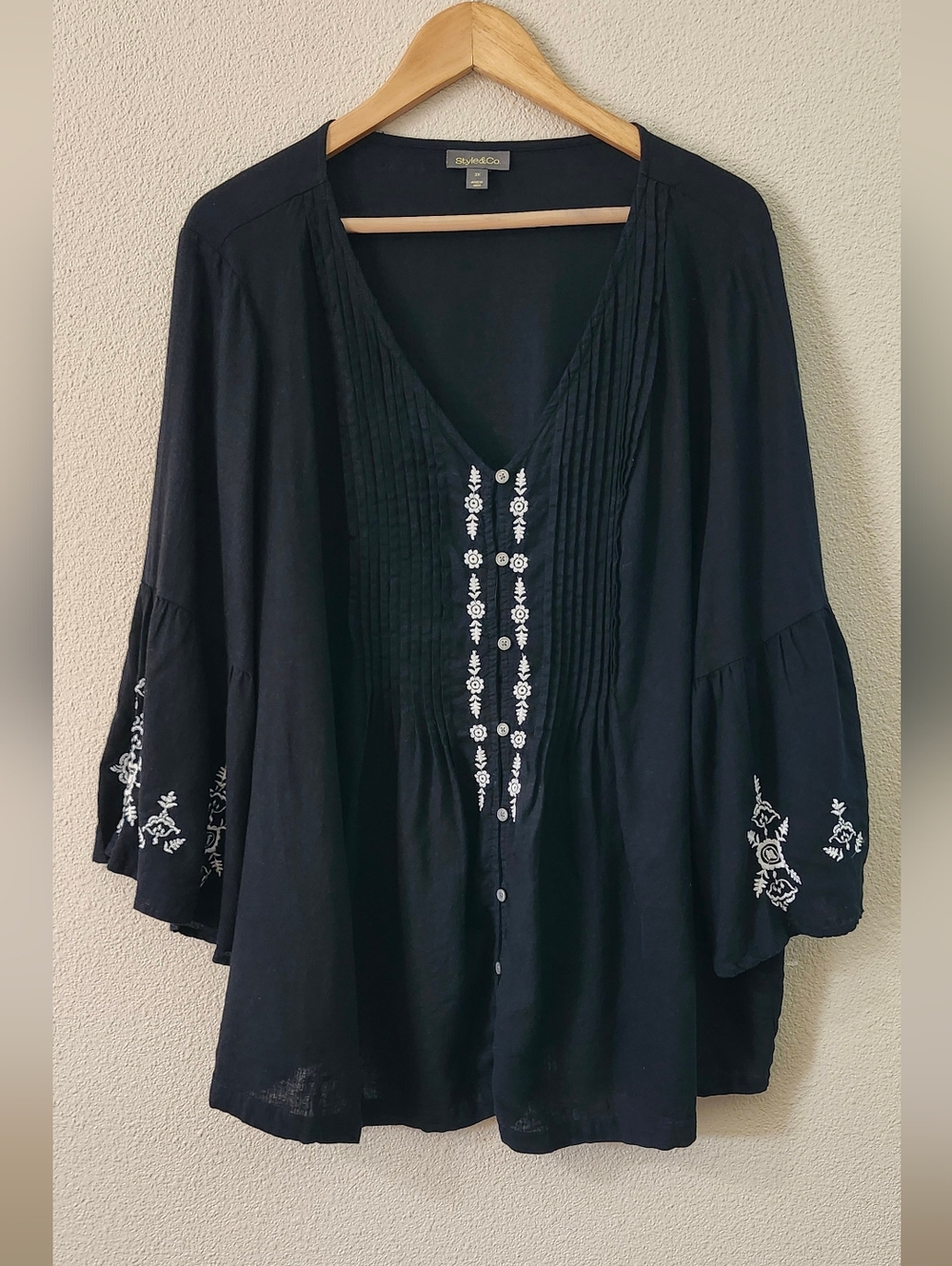 Linen Blend V-Neck Pintuck Embroidered Tunic Top  3X